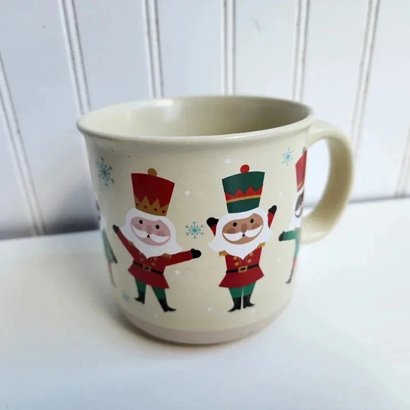 Mistletoe Co Christmas Nutcracker Santa Man Nostalgic Holiday Coffee Mug Cup R - Picture 2 of 9